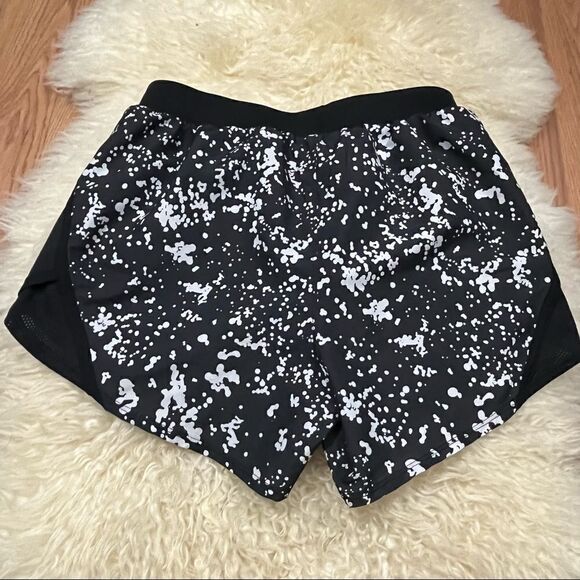 Under Armour Black and White Splatter Print Running Shorts XS - Picture 3 of 4